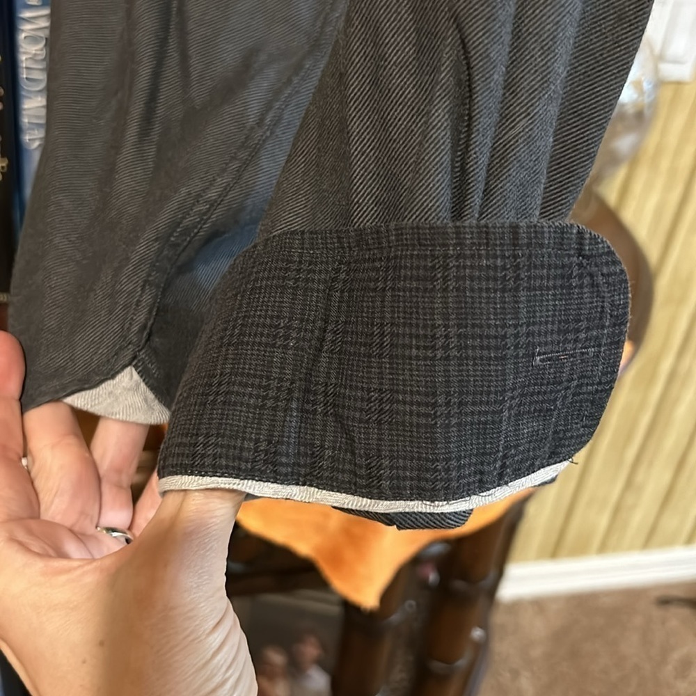 Joseph Abboud Casual button Down. XL - Picture 3 of 8